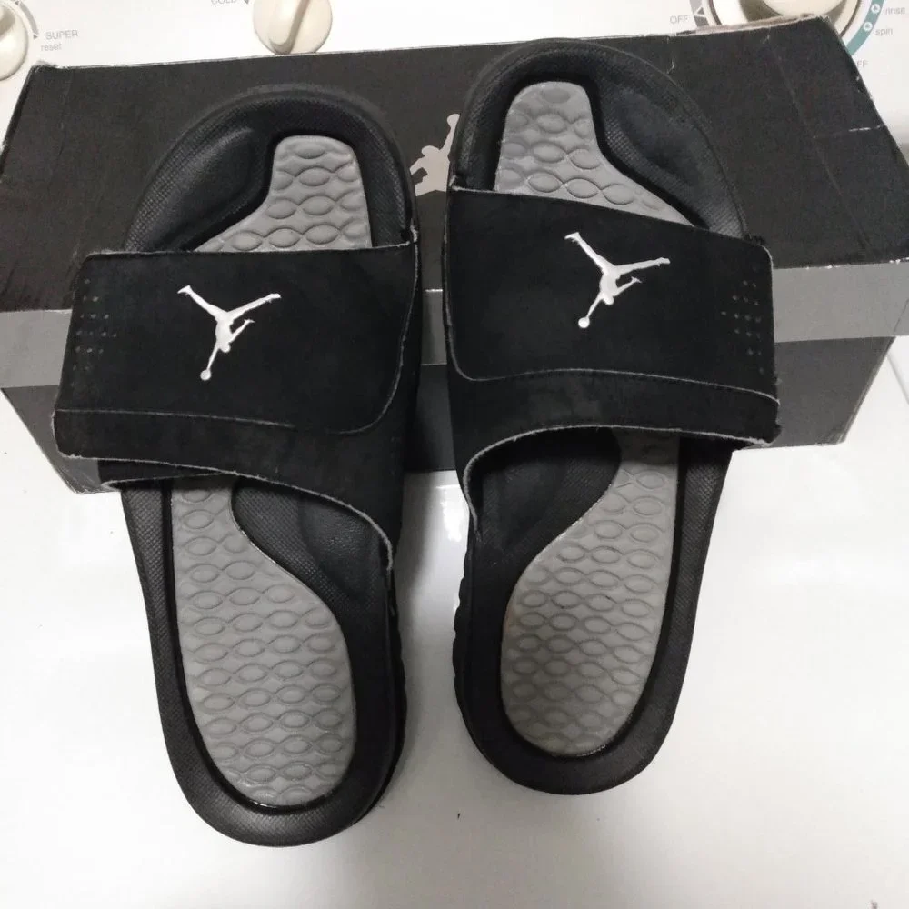 Women's slides - Picture 2 of 2